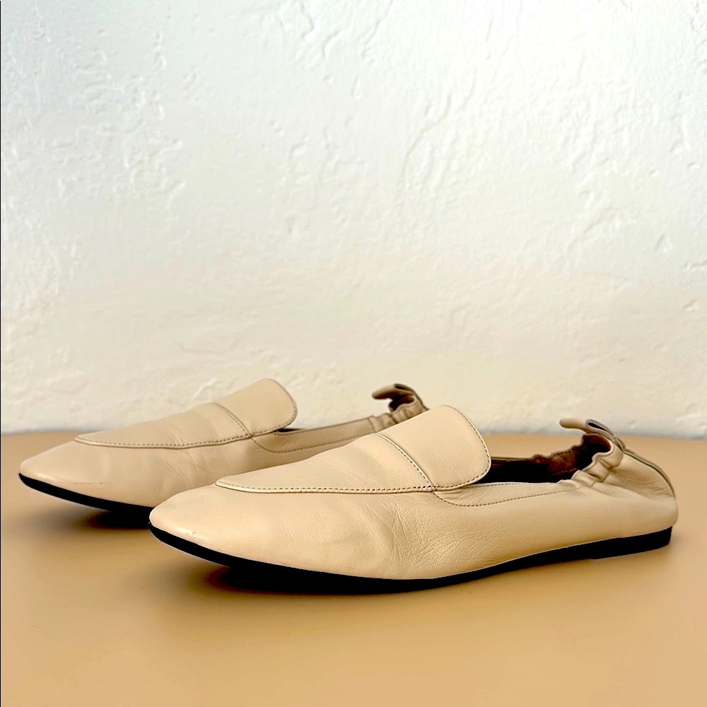 Everlane Cream Minimalist butter soft made in Italy leather Loafers